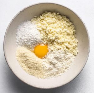 Формування тіста на сирники