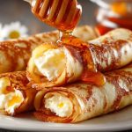 Млинці з сиром — класичний смачний сніданок