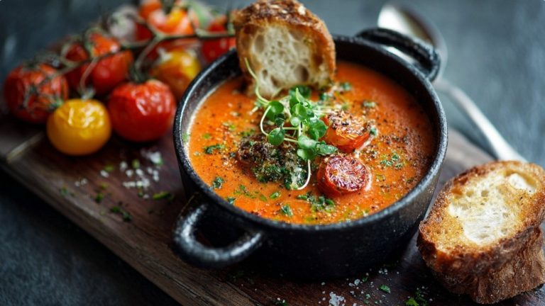 Томатний суп — Обід